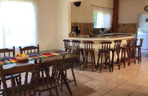North End House | Casa Amma with garden and pool, ideal for families and friends.