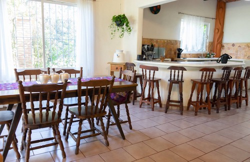 North End House | Casa Amma with garden and pool, ideal for families and friends.