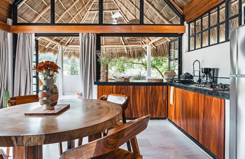 San Francisco House | Casa Latino, heated pool, ideal for family and friends, 3 levels, 5 bedrooms.