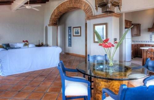 South Shore Hotel Area Villa | Casa Peregrina, Beautiful Large 6-10 Bedroom Villa