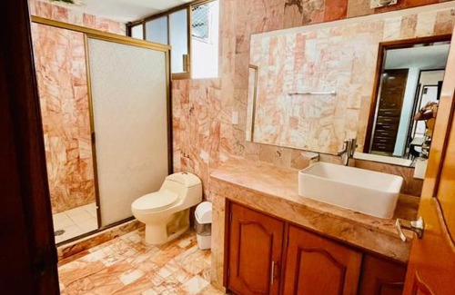 Zona Dorada House | Casa Sabalo para 30 Personas