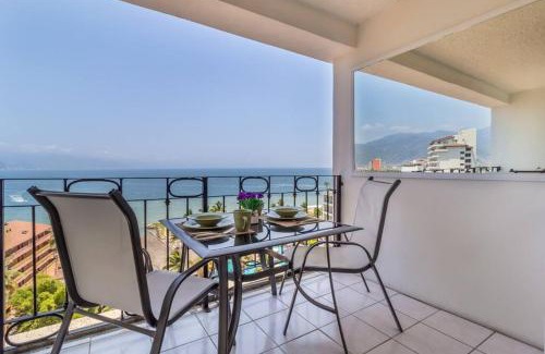 South Hotel Zone Apartment | Casa Vista Hermosa - Beautiful Beach front condo