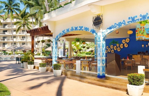 North Hotel Zone Apartment | Charming Studio condo in terrific Puerto Vallarta with WiFi, fitness center,