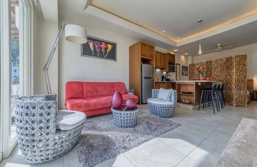 Amapas Apartment | Chic Studio -Rooftop Pool - Ocean View - King Bed