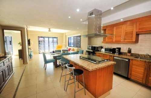 Colonia 5 de Diciembre Condo | Close to Centro/Malecon, with Ocean & Mountain Views/Pools/Fitness Center/Garage