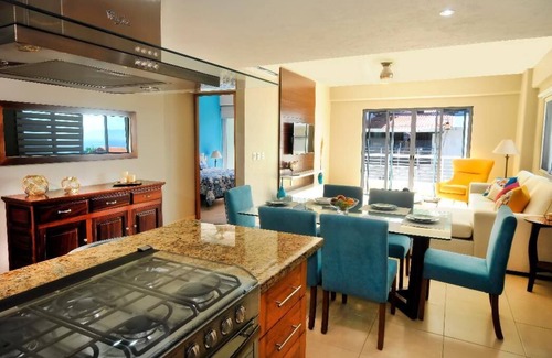 Colonia 5 de Diciembre Condo | Close to Centro/Malecon, with Ocean & Mountain Views/Pools/Fitness Center/Garage
