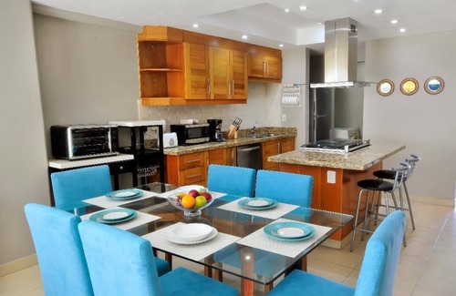 Colonia 5 de Diciembre Condo | Close to Centro/Malecon, with Ocean & Mountain Views/Pools/Fitness Center/Garage