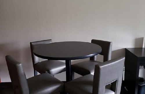 Merry Oaks Hotel | Club Hotel Nashville Inn & Suites