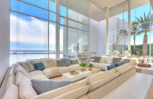 Zona Hotelera House | Coastal Comfort: Fully-furnished Villa with Private Pool, Oceanview and Kitchen!