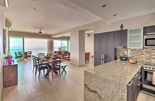 Bucerias Condo | Coastal Mexico Penthouse w/Views & Rooftop Pool!