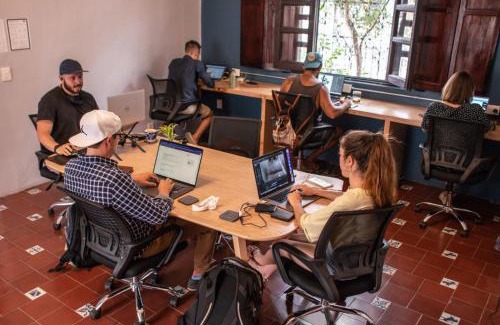 Americana Hostel | Coliving Chingon