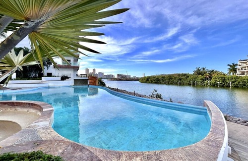Marina Mazatlan Apartment | Comfortable Room in the Marina by Gpsrentas