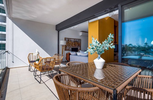 Flamingos Condo | Condo ∙ 1 bedroom ∙ 4 guests