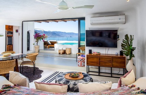 Conchas Chinas Condo | Condo ∙ 2 bedrooms ∙ 4 guests