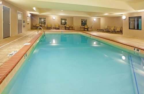 Elkhart Condo | Condo ∙ 2 bedrooms ∙ 6 guests