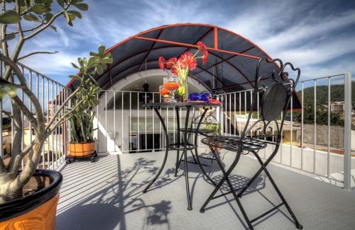 Emiliano Zapata Apartment | CONDO DE COLORES PENTHOUSE STUDIO