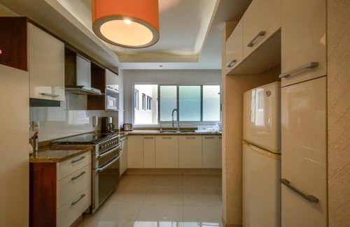 Coyoacan Apartment | Coyoacan Florida Luxury apartment 4BR-4BA 2Parking