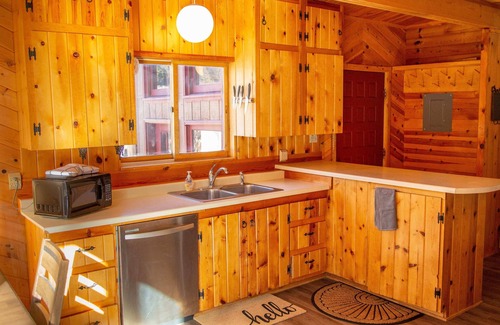 Vadito House | Cozy house at Sipapu Ski Resort with a gorgeous view overlooking the mountain