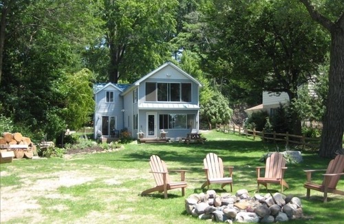 Howell House | Cozy Vacation Cottage on All Sports Lake Chemung ~ Includes Kayaks!