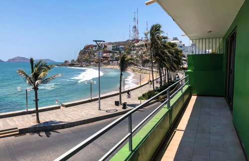 Downtown Mazatlan Apartment | Departamento Vacacional Olas Altas