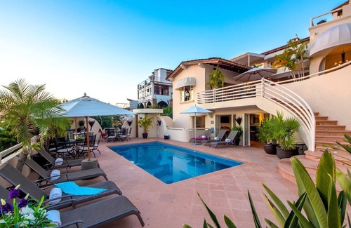 Cerro Villa | Discover this Mexican gem just a few blocks to the beach ,old town