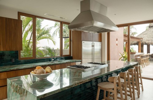 San Francisco House | Dreamy Beachfront Luxury House