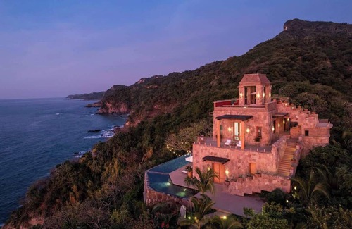 Higuera Blanca House | El Adivino
