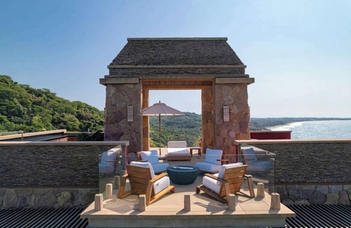 Higuera Blanca House | El Adivino