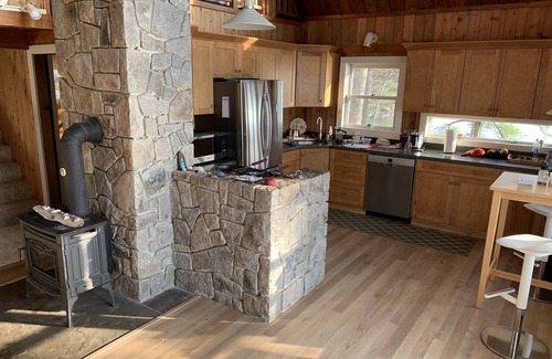 Sullivan House | “Escape” to a Waterfront Artist’s Home on Secluded Evergreen Point, Taunton Bay