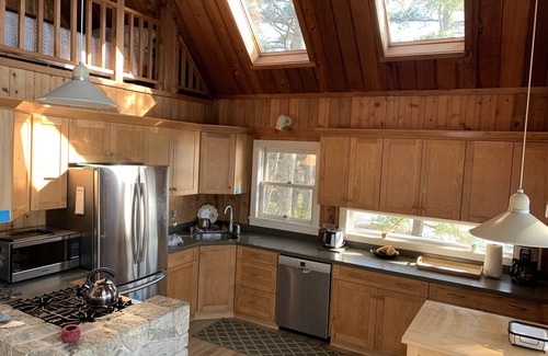 Sullivan House | “Escape” to a Waterfront Artist’s Home on Secluded Evergreen Point, Taunton Bay