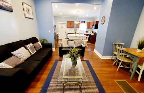 Indianapolis House | Experience Indianapolis living close to Lucas Oil Stadium