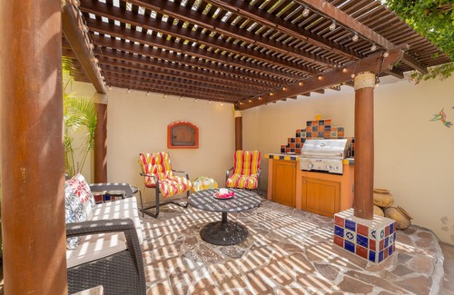 Nopolo House | Extraordinary 3bedrooms home with private pool 2.5 Baths- 2 Bikes Available By Casago