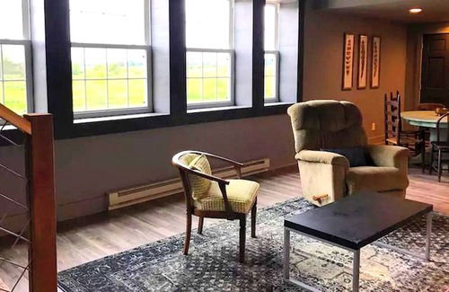Lincolnville House | Farmhouse ∙ 1 bedroom ∙ 6 guests