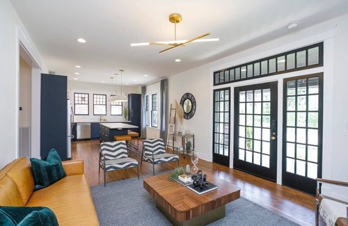 Hillsboro Village House | Feb. Sale! HotTub, Upscale Craftsman, Belmont Walk