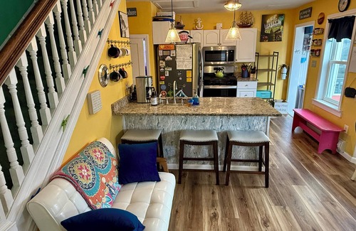 North End House | Four Blocks To Beach & Boardwalk + Pet Friendly