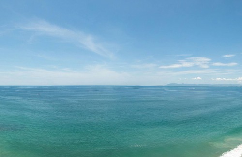 South Shore Hotel Area Condo | Fully Remodeled Ocean Front, Luxury PENTHOUSE Condo!