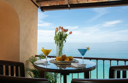South Shore Hotel Area Condo | Fully Remodeled Ocean Front, Luxury PENTHOUSE Condo!