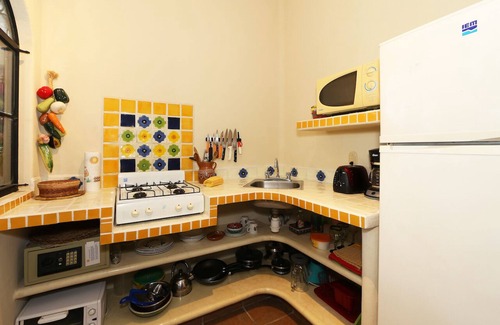 North End House | Fun, cute 1 bdrm Casita, great pool, beach 4 blocks
