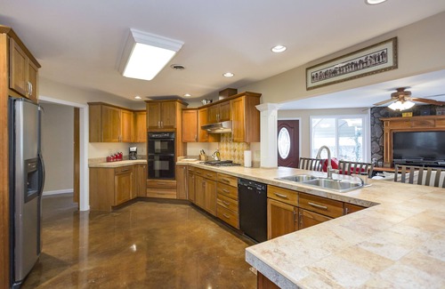 Bellevue House | Grand Dream Vacation Home in Nashville 7+ beds!