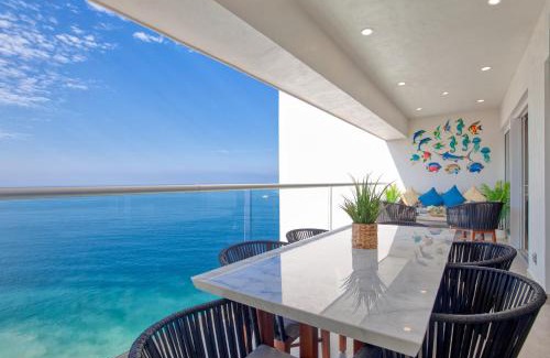 Las Glorias Apartment | Harbor 171 Beach Front High Rise