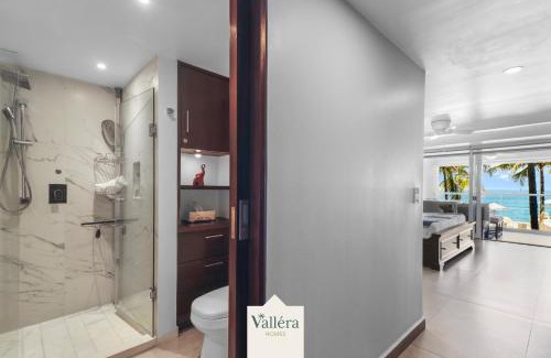 Las Glorias Apartment | Harbor 171, Luxury Couples Retreat, Beach front