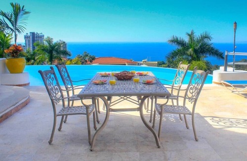 South Shore Hotel Area Villa | Heated Pool, Chef, Barman & Full Staff (Sleeps 30)