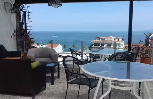 Downtown Puerto Vallarta Apartment | Hidalgo 522
