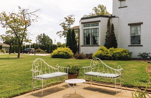 Donelson House | Historic Belle Air Mansion