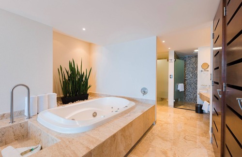 Ixtapa Resort | Hotel Azul Ixtapa Grand Resort Spa and Convention Center