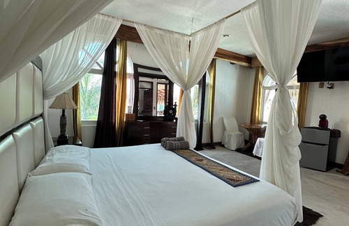 Coyuca de Benitez Hotel | Hotel Boutique Punta Jamaica