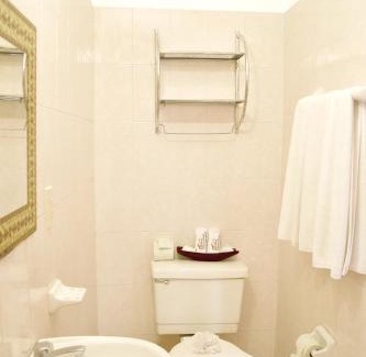 Emiliano Zapata Hotel | Hotel Posada De Roger - Near Los Muertos Beach