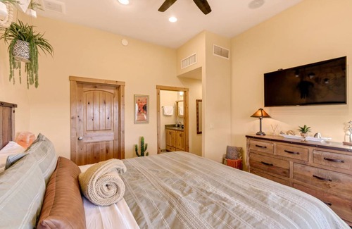 Tucson House | House ∙ 4 bedrooms ∙ 14 guests