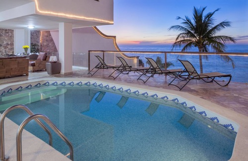 Amapas Condo | Incredible views over los muertos beach, Sky Suite B