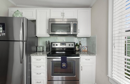 Cannonborough Elliotborough Apartment | King in Five (B) | Free Parking and Close to King!